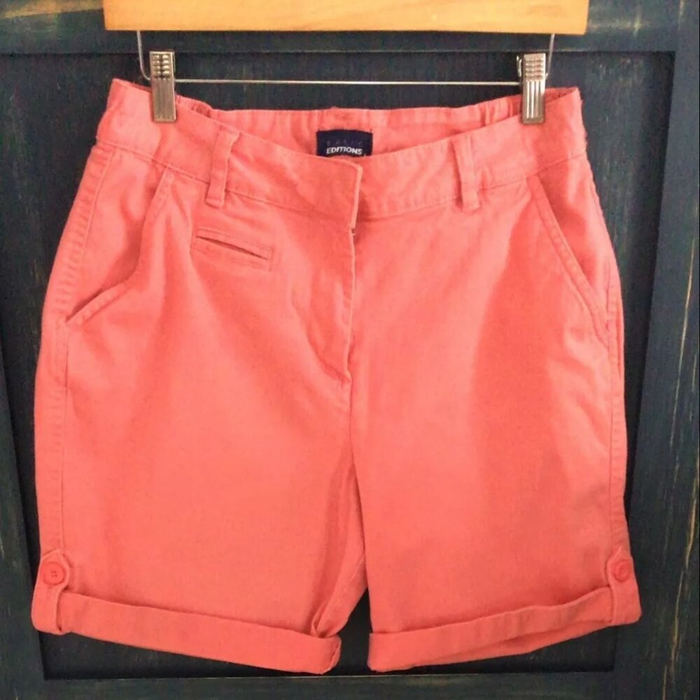 Women Shorts M Basic Editions